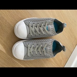 Native Jefferson Sugarlite Child Size 11 Color Gray